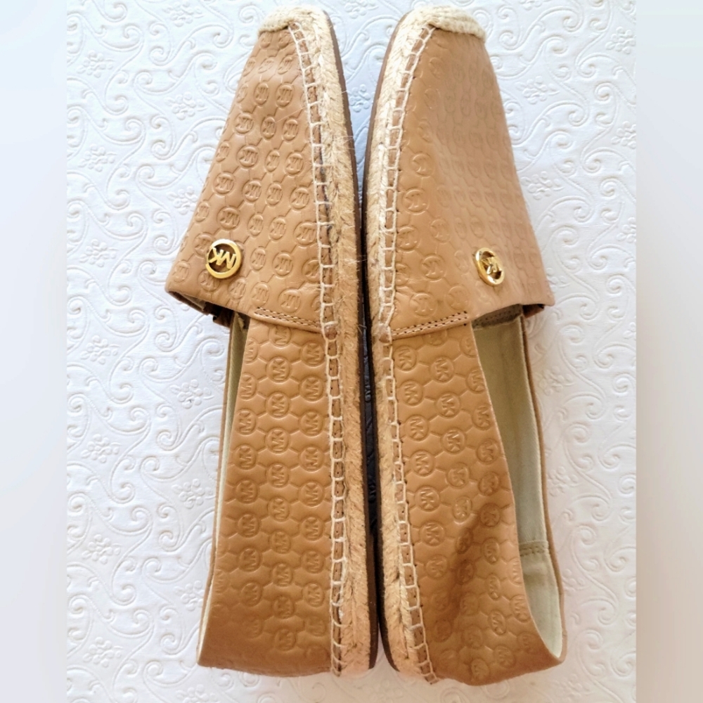 MICHAEL MICHAEL KORS beige /tan slip on espadrilles women's size 6 NWT